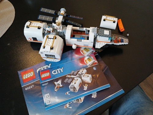 Lego city raumstation 60227 - lego,