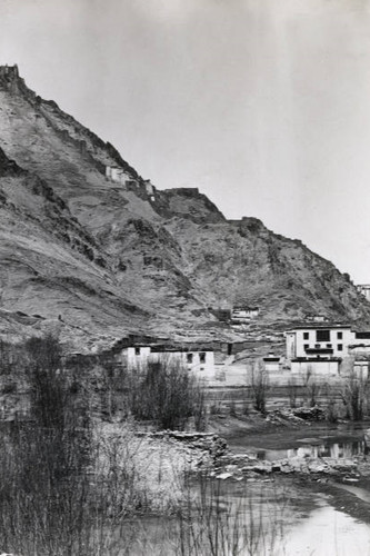 Shekar dzong von der - shekar, südost