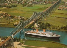 Rendsburg - Hochbrücke über Nord-Ostsee-Kanal - Schiff