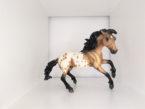 Lsq breyer toro modellpferd - lsq,