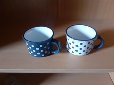 Tassen 2x2 Tassen gepunktet
