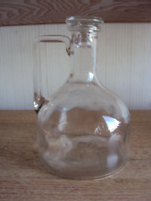 GLASKARAFFE / MIT GRIFF &