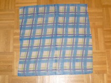 Nickituch m. geometrischem Muster  , ca. 53 x 53 cm.