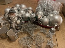 Weihnachten Deko Set Silber & Grau- Sterne Kugeln, Weihnachtsmann, Trommeln