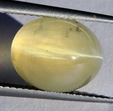 OPAL - KATZENAUGE / CATEYE            5,25 ct