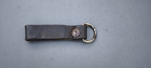 Dolch bzw die gürtelschlaufe - die,