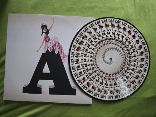 Lily allen not it - it's,