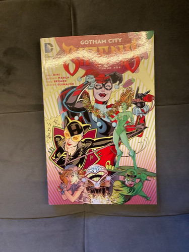 Gotham city sirens book one - city, dc