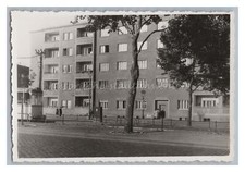 vmtl. Berlin 1962 - Wohnhaus Straßenbahn Frauen Kinderwagen - Altes Foto 1960er
