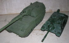 2 BW Panzer 1:35 Bausatz Panzerhaubitze 2000 und Kanonenjagdpanzer gebaut