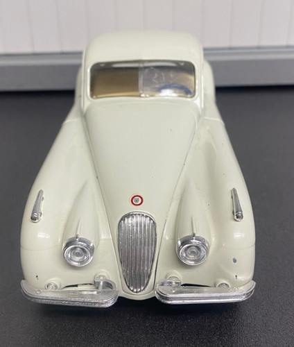Jaguar 120 coupé - 120,