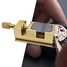 Uhr Reparatur Tisch