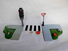 PLAYMOBIL 2 x Gehweg-/ Straßenecke mit Ampel, Zebrastreifen und Blumenecke 3982