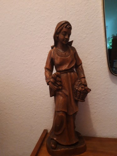 Schöne alte holzfigur - holzfigur,, motiv