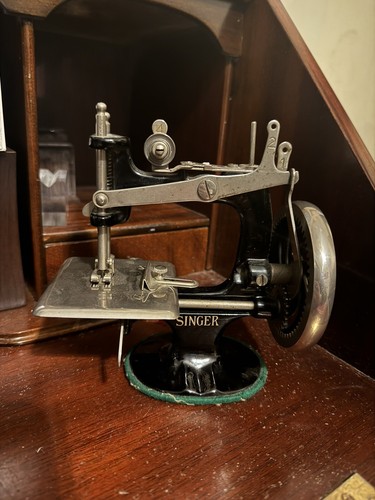 Singer model miniatur - 20,