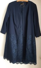 Elegantes Mantelkleid 46