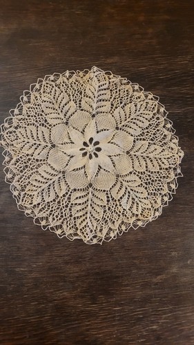Tischdecke-Handarbeit-Häkelde