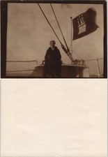 Foto  Frau auf Schiff