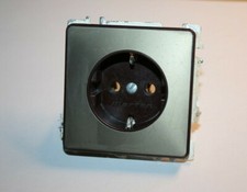 Merten Fläche & Antik (alte Ausführung) Steckdose in bronze / mahagoni