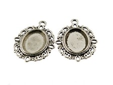 4 verzierte Fassungen in antik