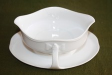 Rosenthal weiß, Sauciere mit  angearbeitetem Unterteller und 2 Henkeln, antik