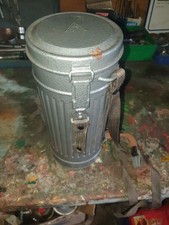 Original Auer Berlin Gasmaske Bundeswehr – mit Filter & Metall-Behälter – Sammle