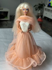 Barbie mit lange blonde Haare