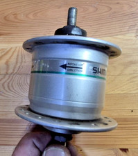 Shimano Nabendynamo / Vorderrad-Nabe – Silber, ca. 36 Loch, mit Achsmuttern