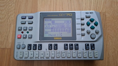 Yamaha qy70 music sequencer - qy70,