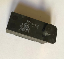 Marquardt 1267.7122 Schalter aus Dewalt D 25851  Bohrhammer