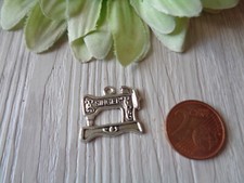 Anhänger "Nähmaschine - Singer" antik silber