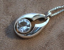 Hübscher Bergkristall Anhänger 1,4 Ct, +Venezianerkette, all 925er Silber