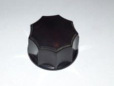 Pos 2) 1 vorderer Drehknopf