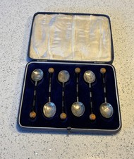 Antike Schatulle mit gepunzten