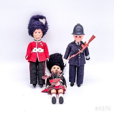 Vintage Costume Dolls: Bagpipe