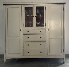 alter Küchenschrank