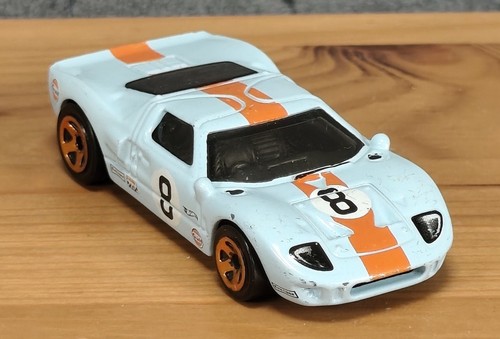 Hot wheels ford - hot,