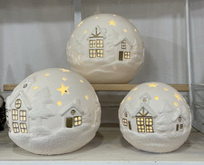 Formano Weihnachtskugel weiss mit LED und Timer Dekoration Porzellan Glitzer