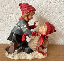 Weihnacht Figuren Winter Kinder Winterkinder älter Schneeballschlacht
