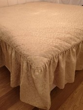 Tagesdecke für ein Bett