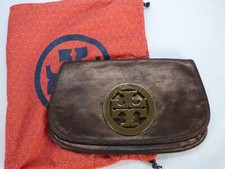 Tory Burch Bronze Clutch Leder Handtasche groß gold Logo Überschlag mit Staubbeutel