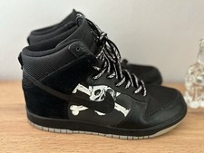 NIKE Dunk High Premium QS FC