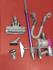 AKKUSTAUBSAUGER DYSON V8 mit