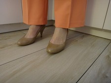 beige Lack-Pumps von Pier one