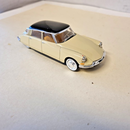 Modellauto universal hobbies - ,