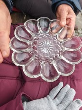 Raffinierte Glasschale für 12