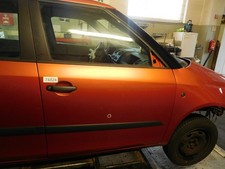 Tür Türrohling vorn rechts Skoda Fabia II (5J) 1.2i 51KW 70PS Bj.2009