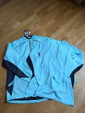 Fahrradjacke und Oberteil