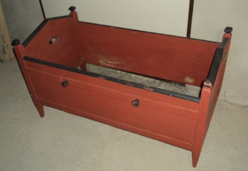 Antikes kleines kinderbett - antikes,