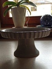 tortenplatte mit fuß